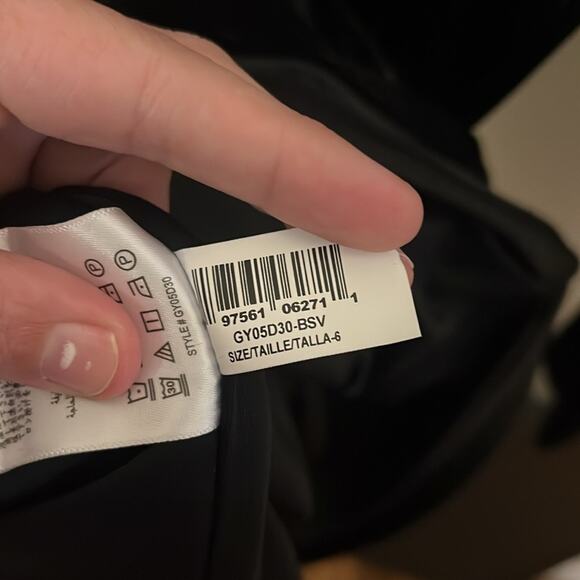 NWT BCBGeneration V-Neck Long-Sleeve Velvet Mini Dress Size 6 - Picture 8 of 9